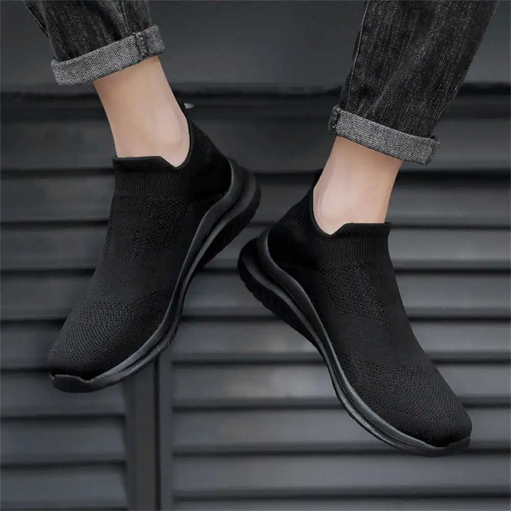 Luxury Lifestyle Grooming - Sepatu olahraga pria, krem lembut baru