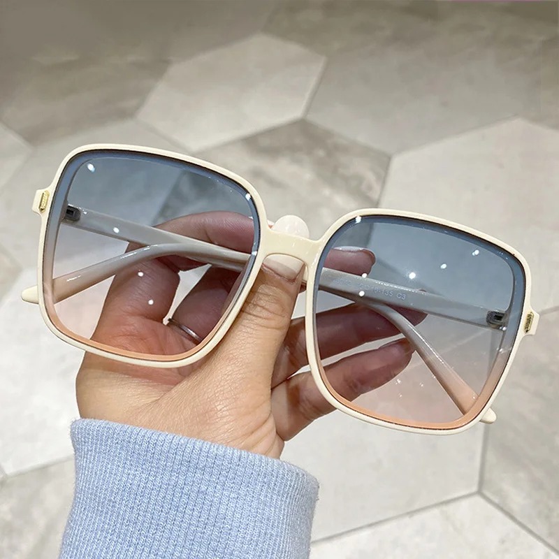 Kacamata Hitam Vintage Oversiz - Luxury Lifestyle Store ulasan dan harga